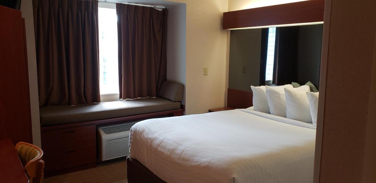 Hotel Microtel & By Wyndham