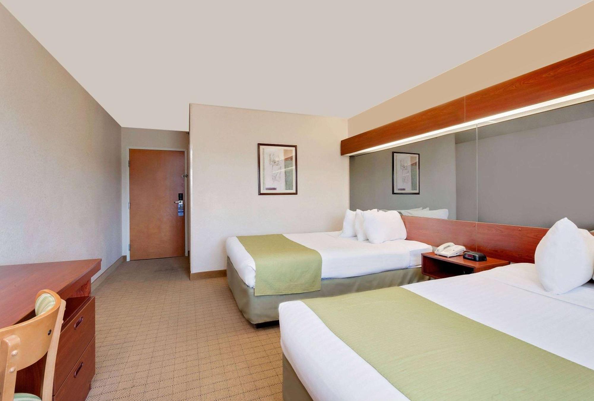 Hotel Microtel & By Wyndham Wellsville